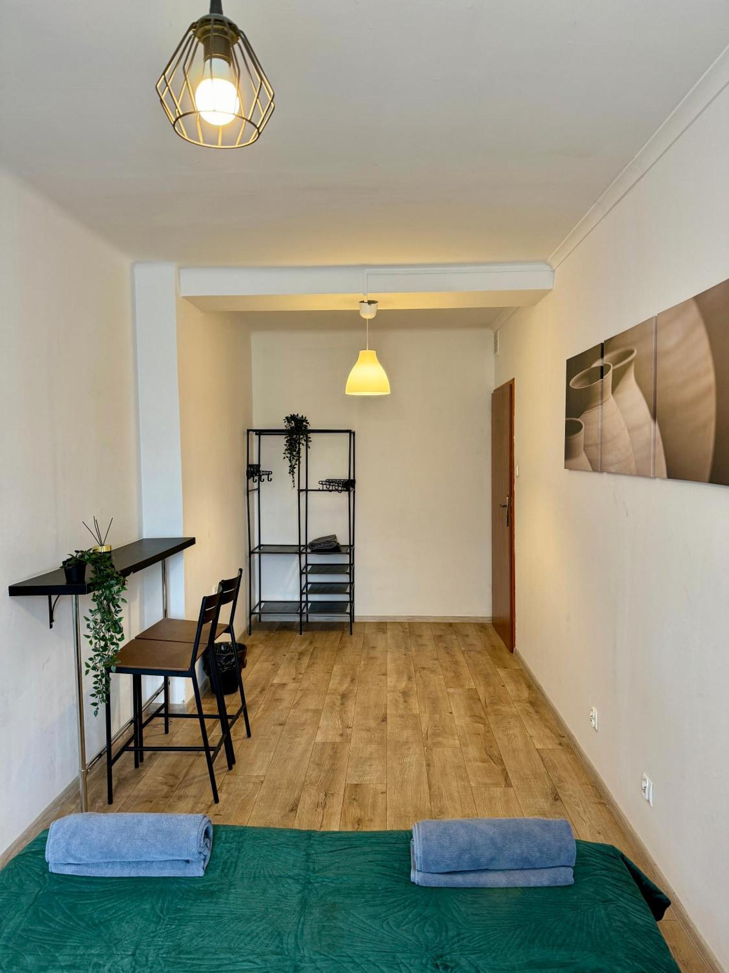 Well Apartment In Old Town Краков Экстерьер фото